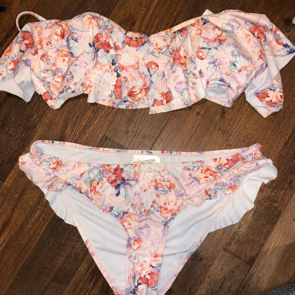 Off the shoulder bikini